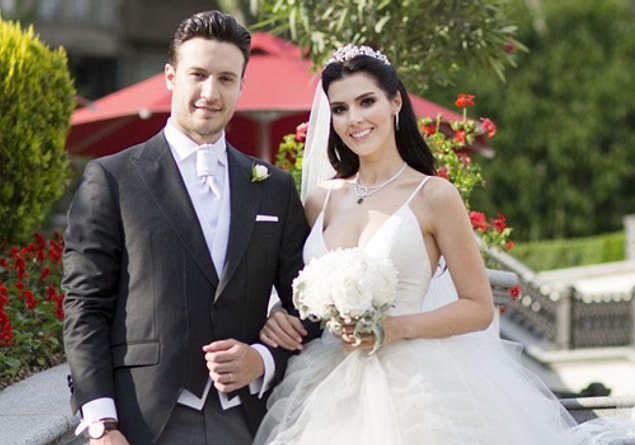 8. Hatice Şendil & Burak Sağyaşar