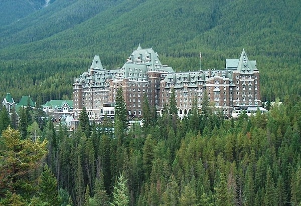 8. Отель Banff Springs (Канада)