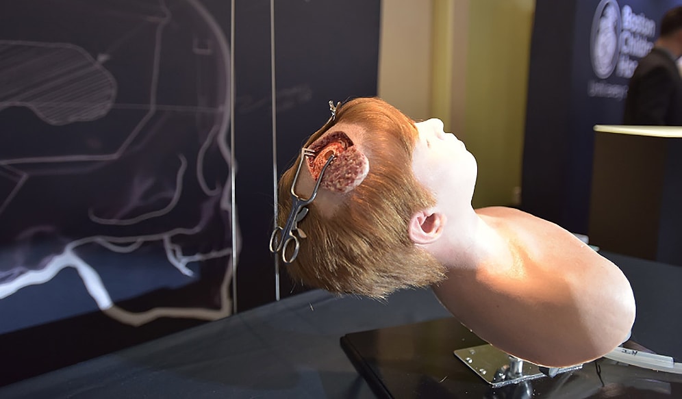 Hollywood Özel Efekt Artistleri Doktorlara Çocuk Cerrahisinde Yardımcı Oluyor