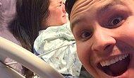 Selfie Çılgınlığına Bir Yenisi Eklendi: Eşi Doğum Yaparken Selfie Çeken Koca