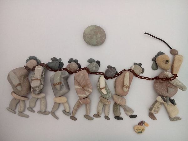 16. Бывшие мирные жители, ныне рабы...