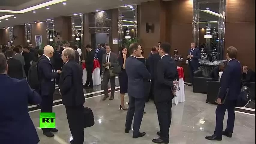 G20 Zirvesi'nde Kameraya Takılan İlginç Adam