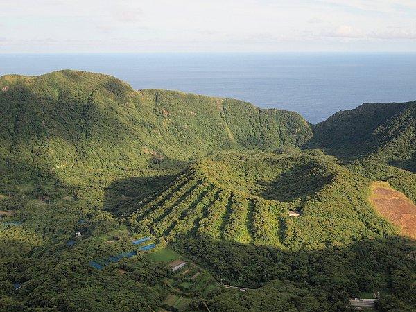 7. 1785 yılındaki büyük volkanik aktivitenin ardından adada yerleşimin ne zaman başladığı belli değil.
