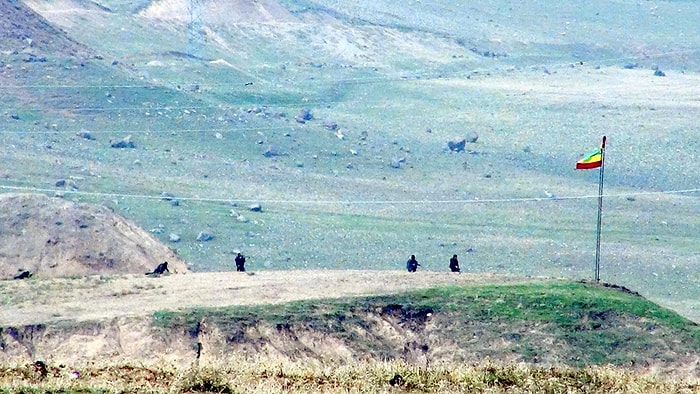 Şırnak'ta 'Bayrak İndirme' Operasyonu