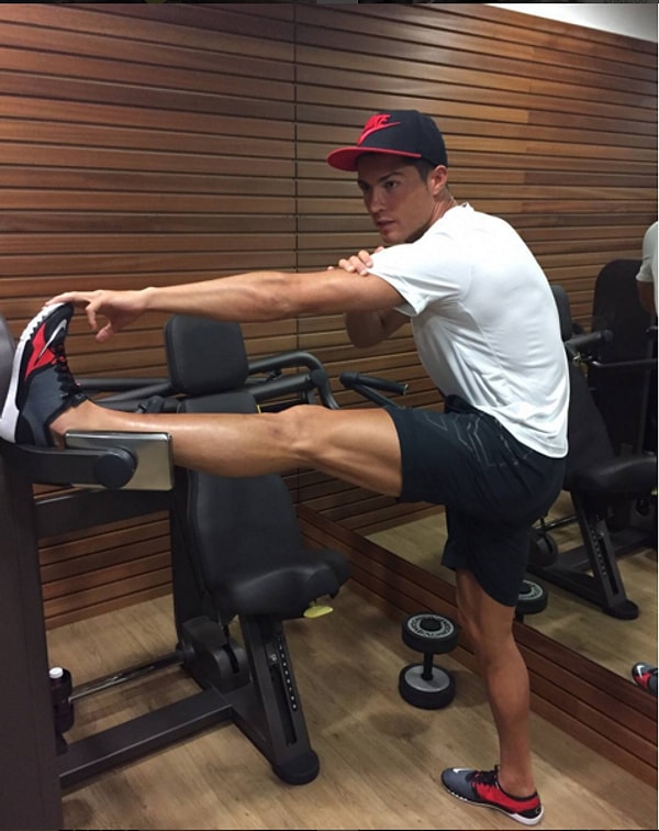 15. А потом заставил нас завидовать его гибкости.