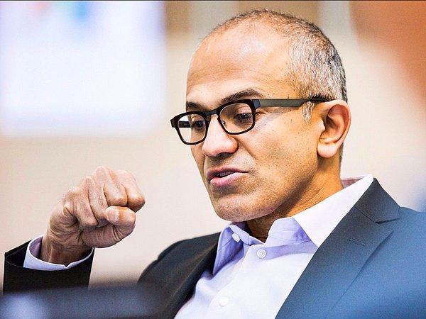 Microsoft'un CEO'su Satya Nadella, Microsoft'un yapay zeka ekibine liderlik etmesi için görevden alınan eski OpenAI CEO'su Sam Altman'ı işe aldığını duyurdu.