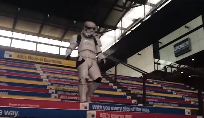 Güzel Bir Başlangıç Mutsuz Bir Son! Merdivenlerden Düşen Stormtrooper