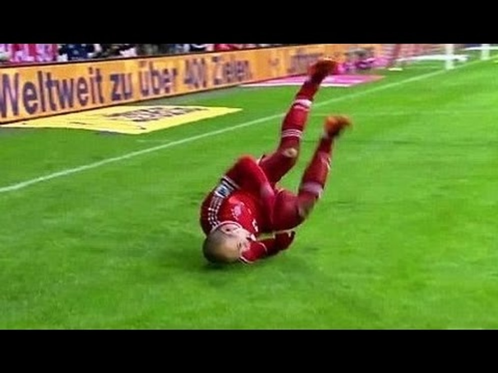 Futbol Sahalarında Gördüğümüz En Başarısız 10 Gol Sevinci