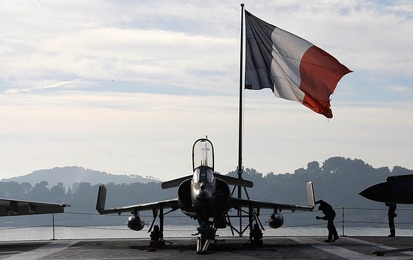 Fransa: IŞİD'e karşı hava saldırıları artarak sürecek