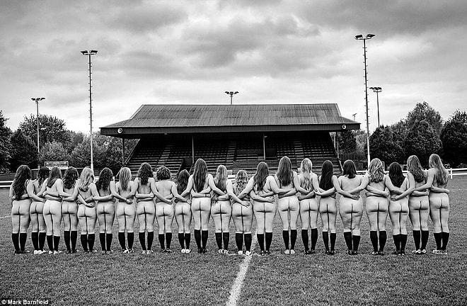 Oxford Rugby'nin Kadın Yıldızları Hayır İçin Sahada Çıplak Koştu!