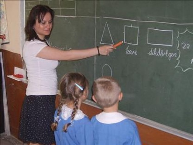 20. Zor iştir öğretmen olmak, kutsaldır. Her ne kadar bazen kendi mesleğinden olanlar bile bunu umursamasa da bu kutsala sahip çıkmaktır.