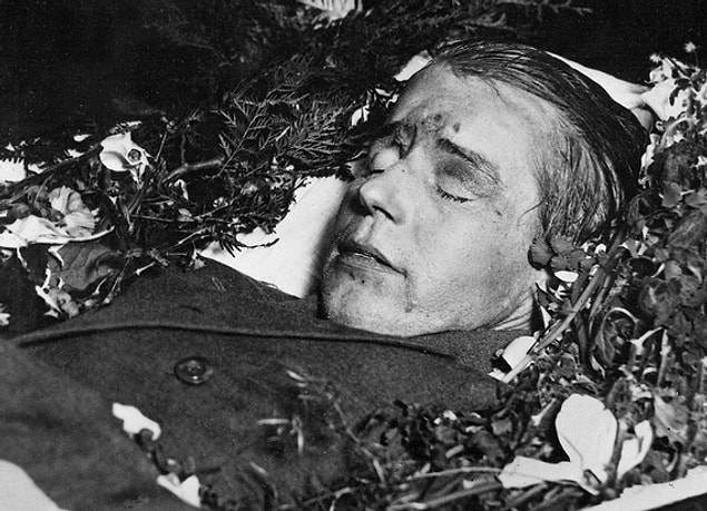 7. Stalin'in yorgun düşürdüğü bir değer: Sergey Yesenin