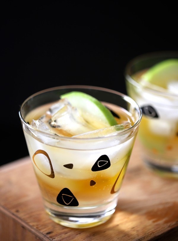 9. «Шенди» с добавлением рома, яблока и имбиря.