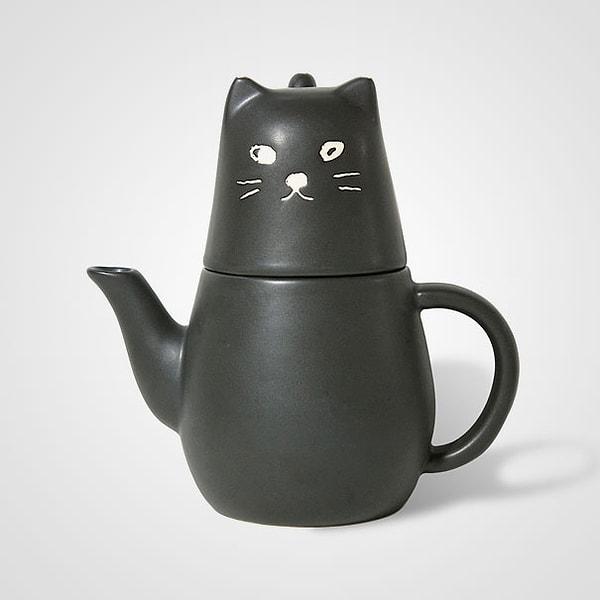 17. Kedi desenli çaydanlık-bardak seti