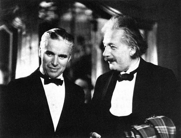 18. Charlie Chaplin Albert Einstein ile birlikte, yıl 1931