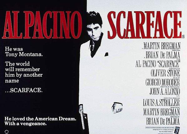 8. Evin manasız yerine özensizce asılmış Scarface posteri