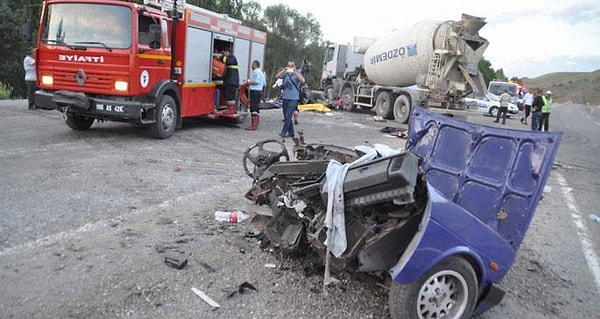 10. И несмотря на страшную статистику войн, упомянутую выше, количество смертельных случаев и людей, так или иначе пострадавших в ДТП, превышает число людей, погибших во время войны!