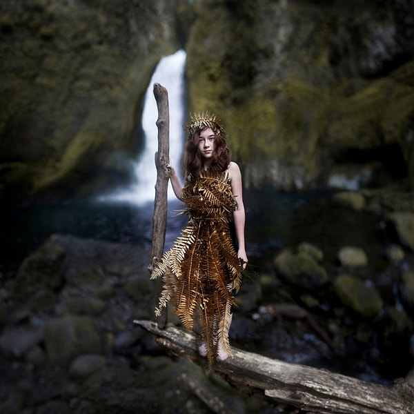 Коричневый