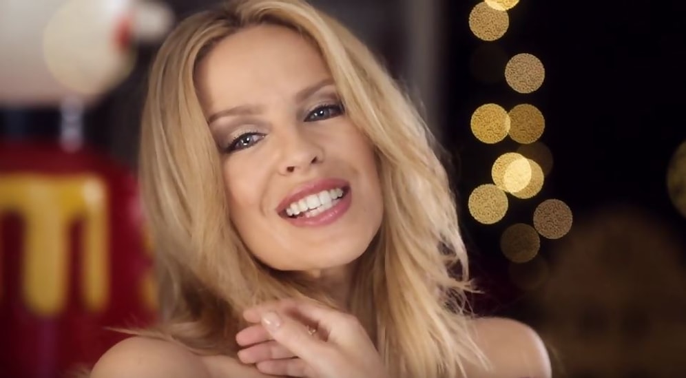 Kylie Minogue Yeni Video Klibi Everyday's Like Christmas'ı Yayınladı
