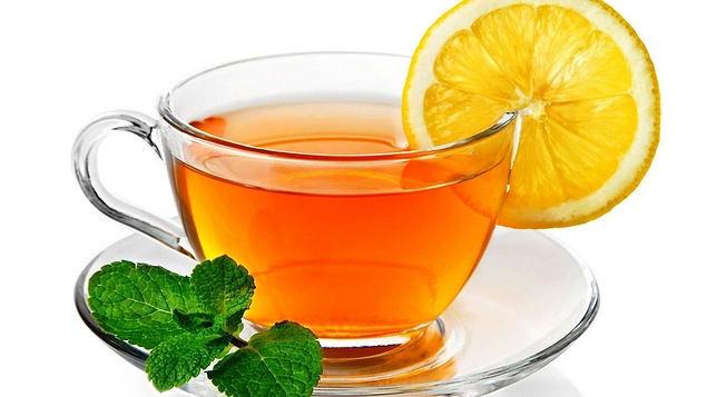 Sabahları bir fincan soğuk yeşil çay metabolizmanızı hızlandırır.