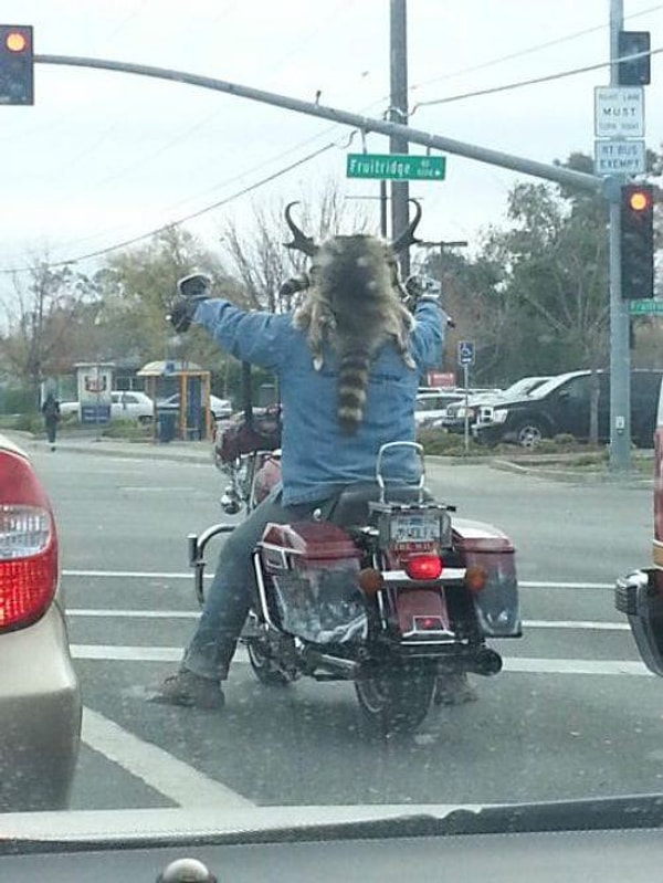 14. Зато в уши не дует.