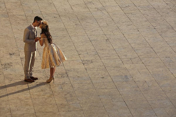 На рассвете на площади Трокадеро в Париже 21 сентября.