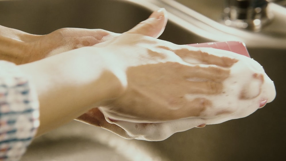 Прорыв в технологиях: смартфон, принимающий мыльные ванны