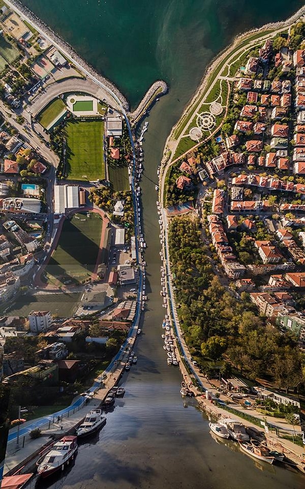 9. Sanatçı, kitaptan aldığı ilhamla gerçekleştirdiği panoramik İstanbul fotoğraflarına FLATLAND ismini vermiş.