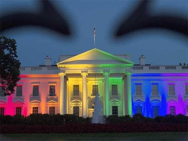 Son zamanlarda eşcinsel evlilik dünya çapında kabul görmeye başlayan bir olgu haline geldi. Bu yıl ABD'de eşcinsel evlilik yasallaşmıştı.