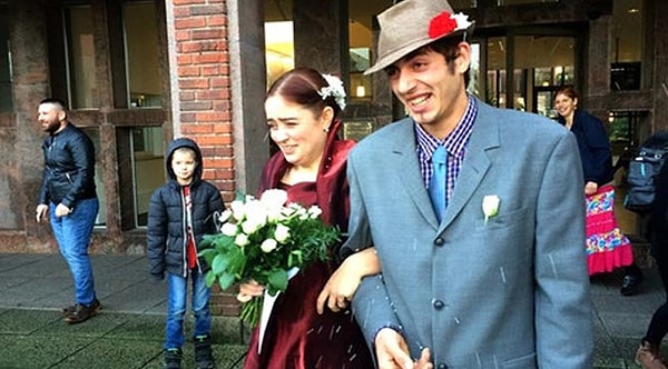 Совсем недавно они поженились в Швеции.