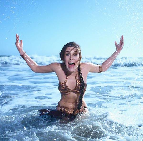 3. Carrie Fisher bu bikinili pozları,