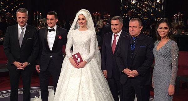 Düğüne Beşiktaş Başkanı Fikret Orman, Teknik Direktör Şenol Güneş ve Milli Takım Teknik Direktörü Fatih Terim de katıldı.