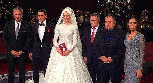 Düğüne Beşiktaş Başkanı Fikret Orman, Teknik Direktör Şenol Güneş ve Milli Takım Teknik Direktörü Fatih Terim de katıldı.