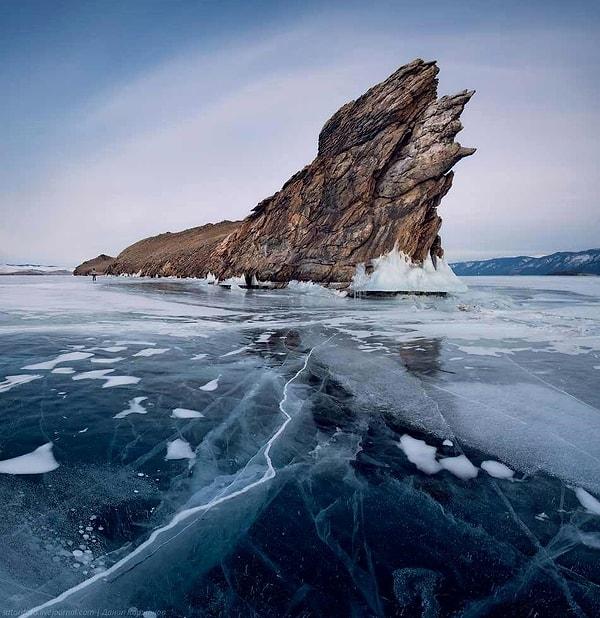 2. Donmuş Baykal Gölü, Siberya, Rusya