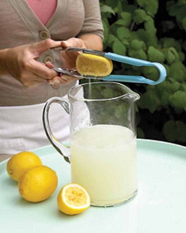 10. Bunca zamandır limonu yanlış sıktığınızı biliyor muydunuz?