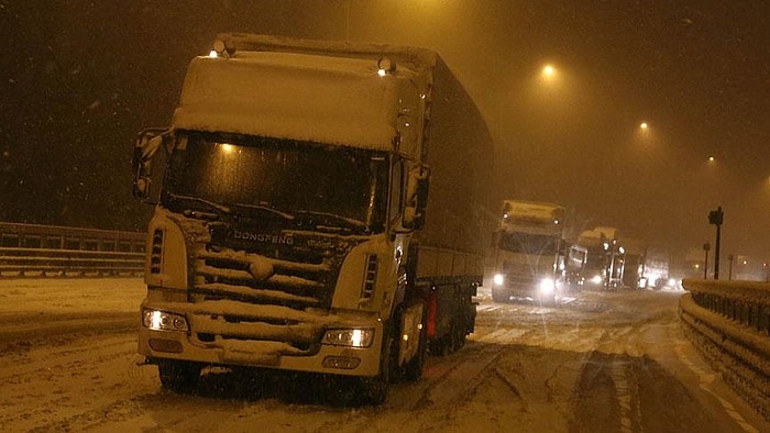 Bolu Dağı'nda TEM Otoyolu'nun Ankara Yönü Ulaşıma Kapandı