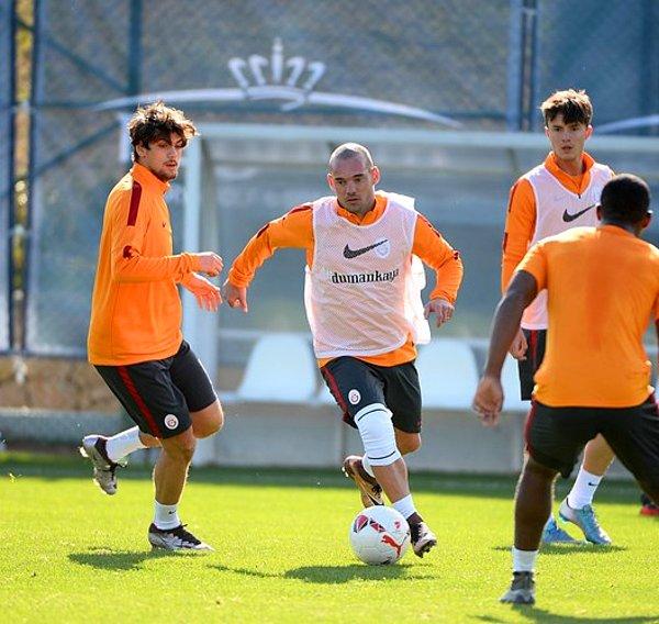 Sneijder, antrenmanın tamamında yer aldı
