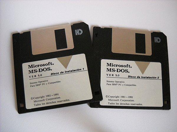 8. 2000 yılında gelişmesi durdurulan MS-DOS'un sekiz ana sürümünden biri olan MS Dos 5.0, Microsoft tarafından piyasaya sürüldü.