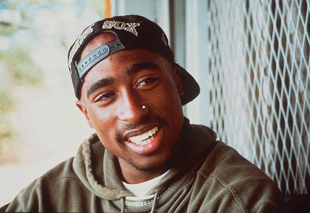 14. ABD'li rap müzik sanatçısı Tupac Shakur bir silahlı saldırı sonucu 25 yaşında hayatını kaybetti.