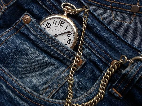 14. Jean'lerde bulunan küçük ceplerin asıl dikilme amacı, köstekleri saatlerdir.