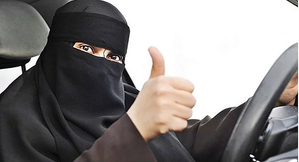Саудовская Аравия — единственная страна в мире, где представительницам прекрасного пола запрещено водить машину.