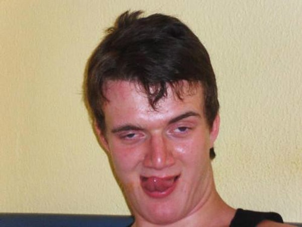 13. Пьяный мужчина, которому нечего скрывать.