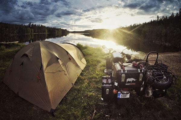 6. Finlandiya'da kamp yaparken.