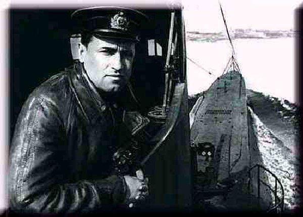 Alexander Marinesko kumandasındaki Sovyet S-13 denizaltısı Gustloff’u gördü.