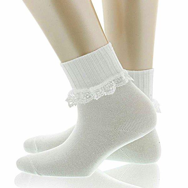 10. İlkokulda Tutku marka dantelli beyaz çorap, lisede Burlington.