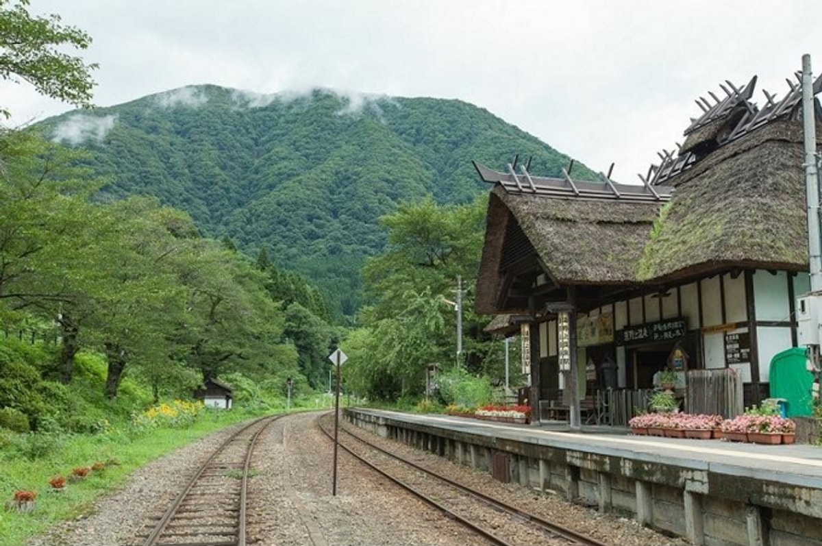 Игра japan rural. Кантрисайд Япония. Town Station Japan. Japan Train Station Village. Rural Japan Railways.