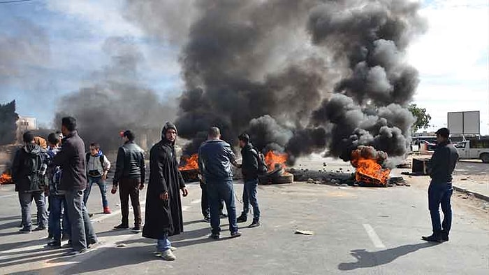 Tunus'ta 5 Yıl Sonra Yeniden İşsizlik Protestoları