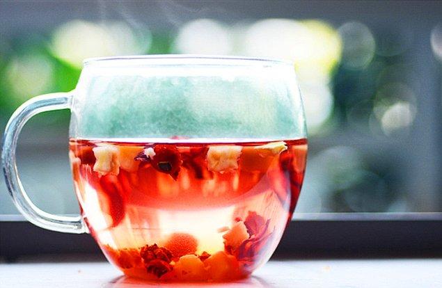 10. Bir bardak dolusu meyve içeceğimizi iddia eden: Meyve çayı