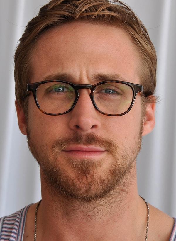12. Kirli sakal erkekleri daha çekici gösteriyor.  Tabi Ryan Gosling’e benziyorsanız bunun da faydasını göreceksinizdir.