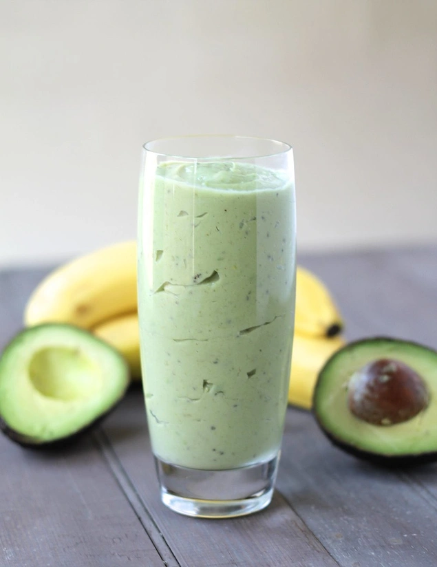 Avokado bir vitamin ve mineral kaynağıdır.